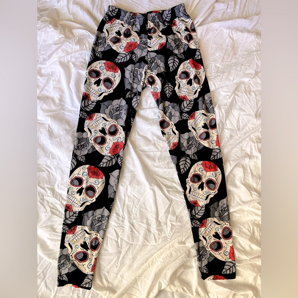 Cute skullcandy leggings worn a couple times but great quality,just not my style